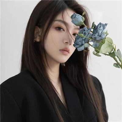 弱比少男闯女校